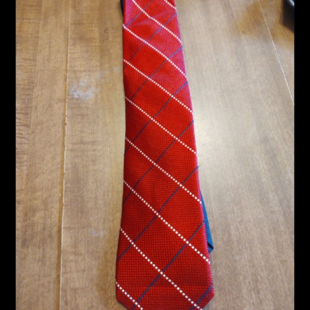 Tommy Hilfiger Men's Red 100% Silk Tie (i1)